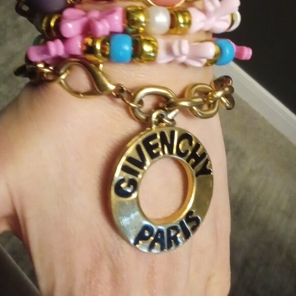 Givenchy Vintage 18k gold-plated Chunky Logo Givenchy Paris Bracelet - Picture 11 of 17